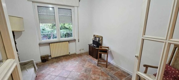 4 rooms Apartment in Massa, Italy No. 88075 8