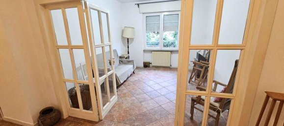 4 rooms Apartment in Massa, Italy No. 88075 6