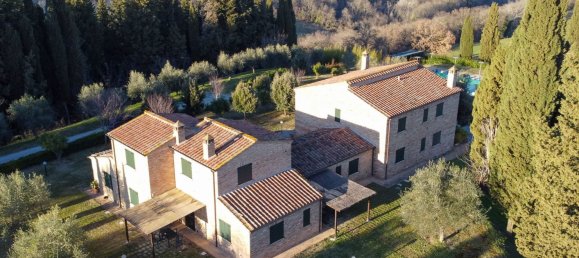 16 bedrooms House in Asciano, Italy No. 170885 2