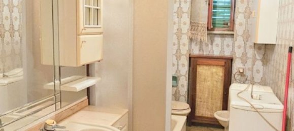 5 rooms Apartment in Chivasso, Italy No. 71460 2