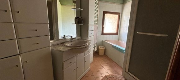 3 bedrooms House in Chinon, France No. 252992 8