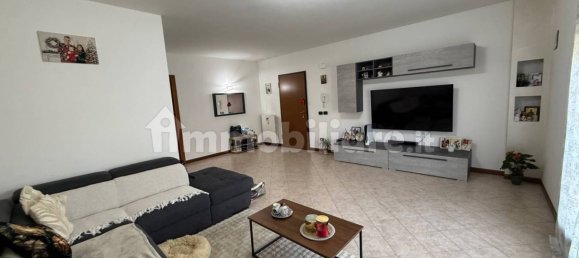 Квартира с 2 спальнями в Оппеано, Италия № 197198 16