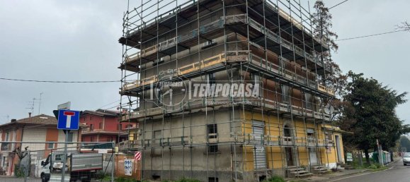 4غرفة شقة في Castelfranco Emilia, Italy رقم 98165 3