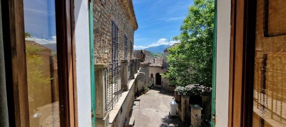 3 bedrooms Castles in Castiglione Messer Raimondo, Italy No. 279734 19