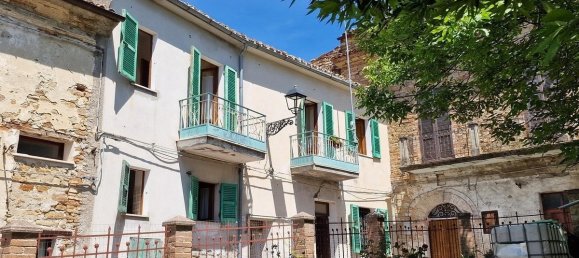 3 bedrooms Castles in Castiglione Messer Raimondo, Italy No. 279734 7