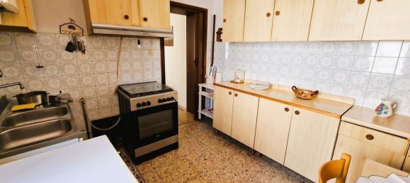 3 bedrooms Castles in Castiglione Messer Raimondo, Italy No. 279734 15