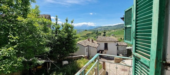 3 bedrooms Castles in Castiglione Messer Raimondo, Italy No. 279734 30