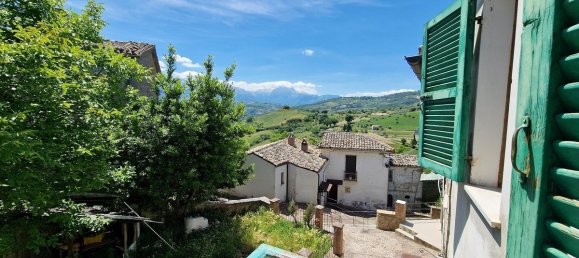 3 bedrooms Castles in Castiglione Messer Raimondo, Italy No. 279734 28