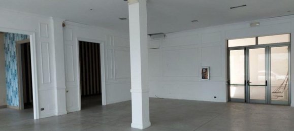 Gewerbliche Immobilie in Sassari, Italy 643m², Nr. 372505 20