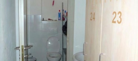 Gewerbliche Immobilie in Sassari, Italy 643m², Nr. 372505 8