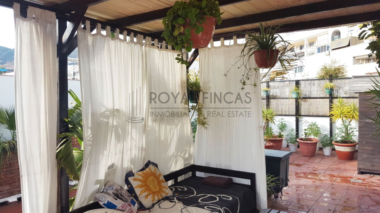 Пентхаус с 2 спальнями в Бенальмадена, Испания № 156305