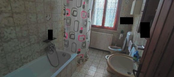 Casa de 6 divisões em Castelnovo Bariano, Italy N.º 217915 25