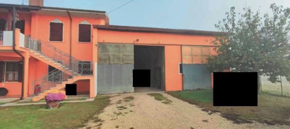 Casa de 6 divisões em Castelnovo Bariano, Italy N.º 217915 2