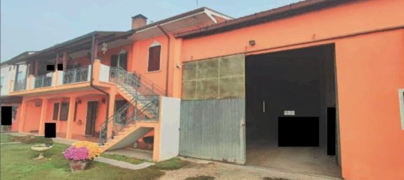 Casa de 6 divisões em Castelnovo Bariano, Italy N.º 217915 10