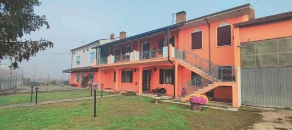 Casa de 6 divisões em Castelnovo Bariano, Italy N.º 217915 4