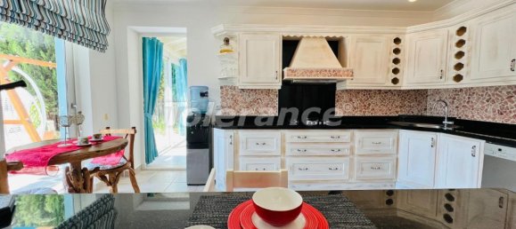 Villa de 4+1 en Kemer, Turkey No. 26352 11