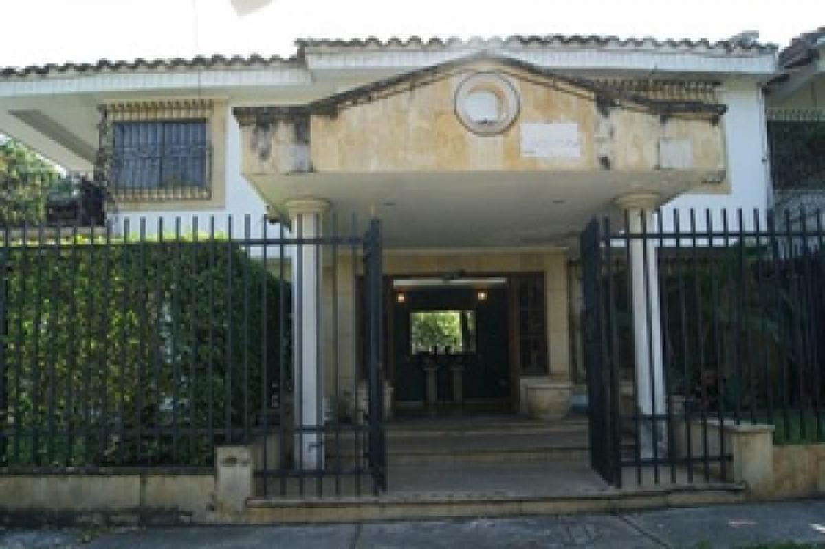 6 bedrooms House in Valle del Cauca, Colombia No. 3807