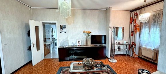 5 bedrooms Villa in Bomporto, Italy No. 327797 9