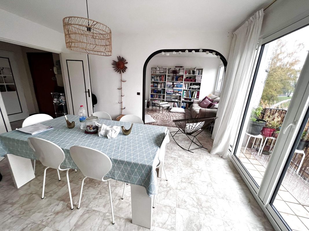 Apartamento de 2 dormitorios en Domont, France No. 183972