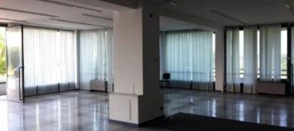 622m² Commercial property in Curno, Italy No. 89377 4