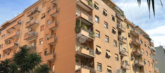 Квартира с 4 комнатами в Рим, Италия № 29618 54