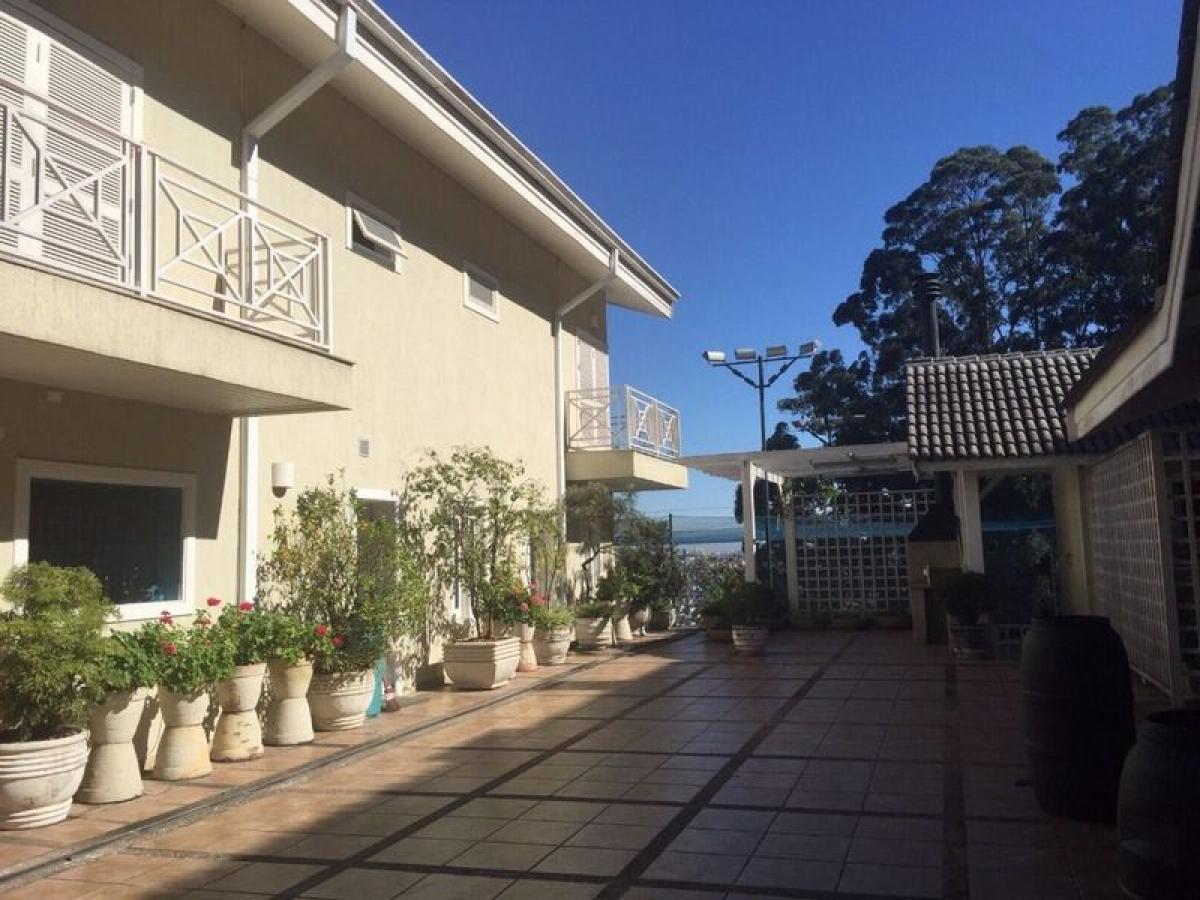 Casa de 4 dormitorios en Sao Paulo, Brazil No. 574067