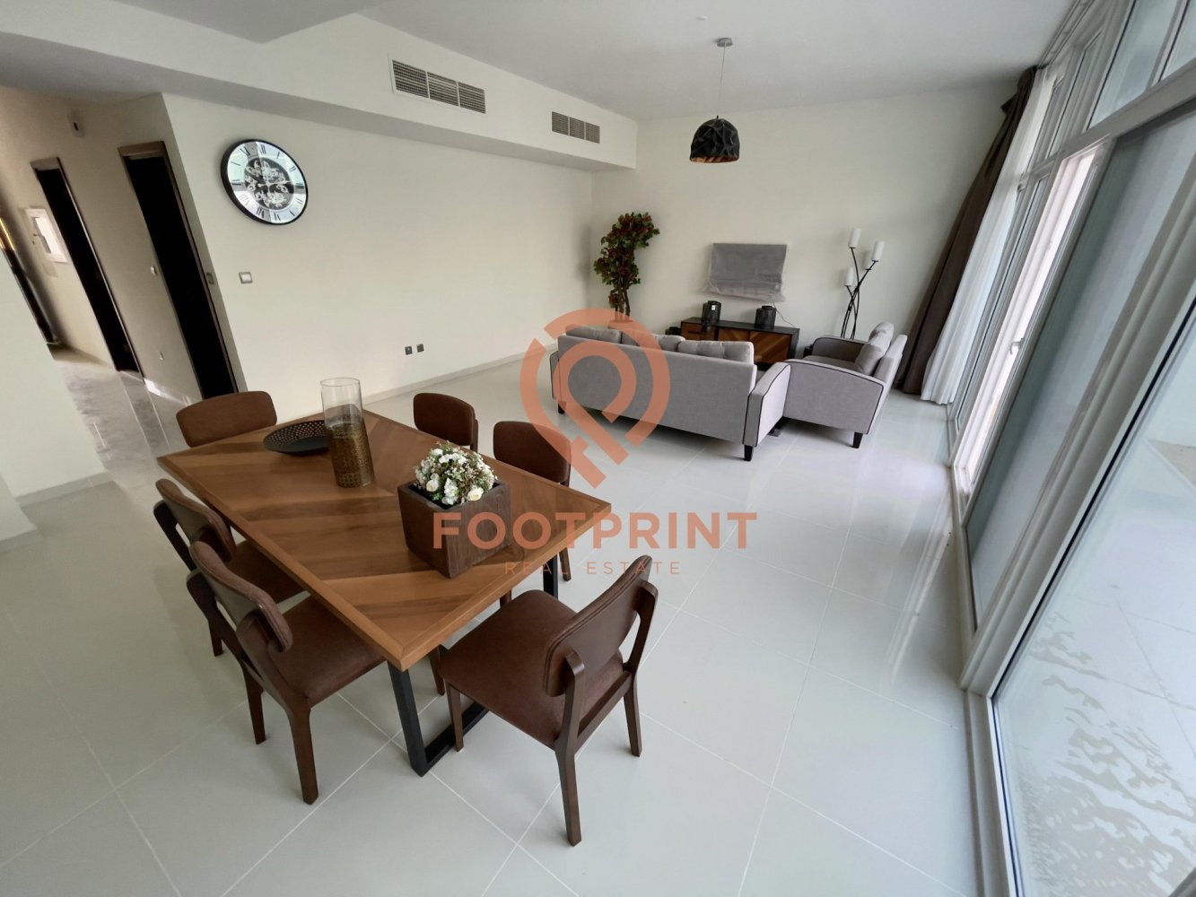 4 bedrooms Townhouse in Dubai, UAE No. 24697