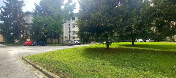 Propiedad comercial de 2 dormitorios en Udine, Italy No. 321074 15