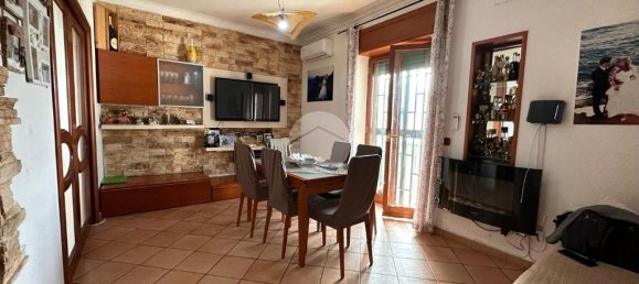 2 Schlafzimmer Wohnung in Naples, Italy, Nr. 54006 16