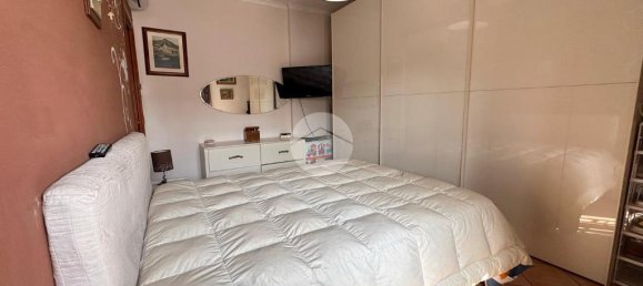 2 Schlafzimmer Wohnung in Naples, Italy, Nr. 54006 4