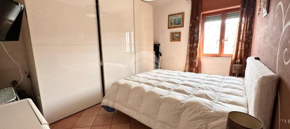2 Schlafzimmer Wohnung in Naples, Italy, Nr. 54006 2