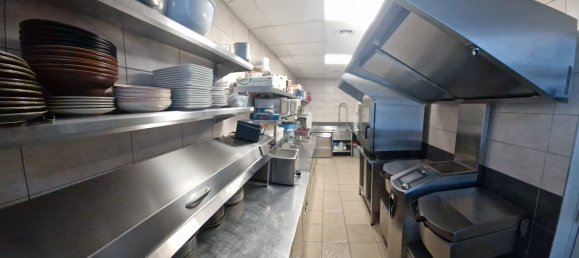 Коммерческая недвижимость 68м² в Тур, Франция № 77379 3