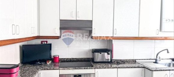 4 bedrooms Apartment in Vigo, Spain No. 190408 2