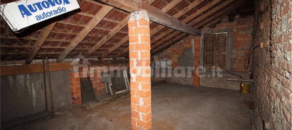 3 Schlafzimmer Villa in Buguggiate, Italy, Nr. 158591 25