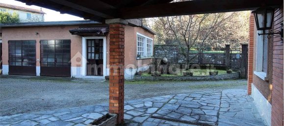 3 Schlafzimmer Villa in Buguggiate, Italy, Nr. 158591 4