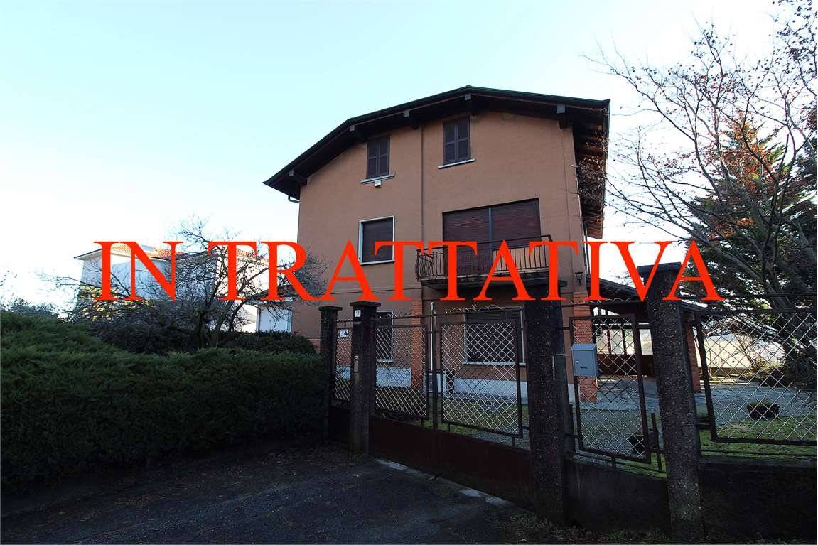 3 Schlafzimmer Villa in Buguggiate, Italy, Nr. 158591