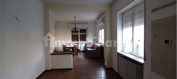 3 Schlafzimmer Villa in Buguggiate, Italy, Nr. 158591 9