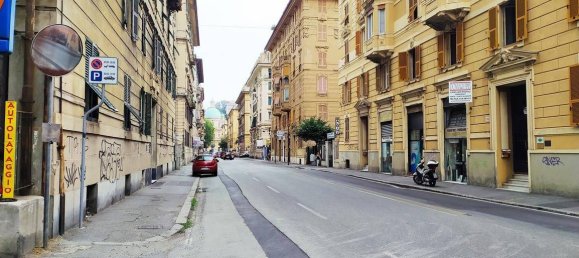 Коммерческая недвижимость с 5 комнатами в Генуя, Италия № 370903 6