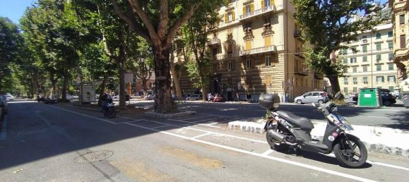 Коммерческая недвижимость с 5 комнатами в Генуя, Италия № 370903 4