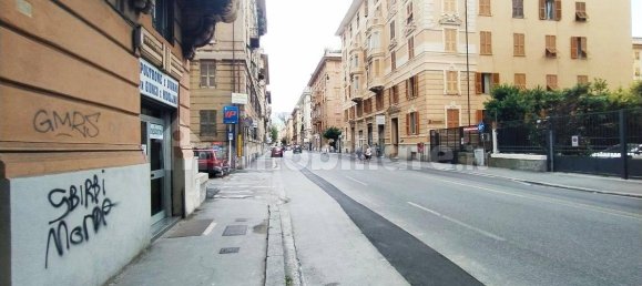 Коммерческая недвижимость с 5 комнатами в Генуя, Италия № 370903 8