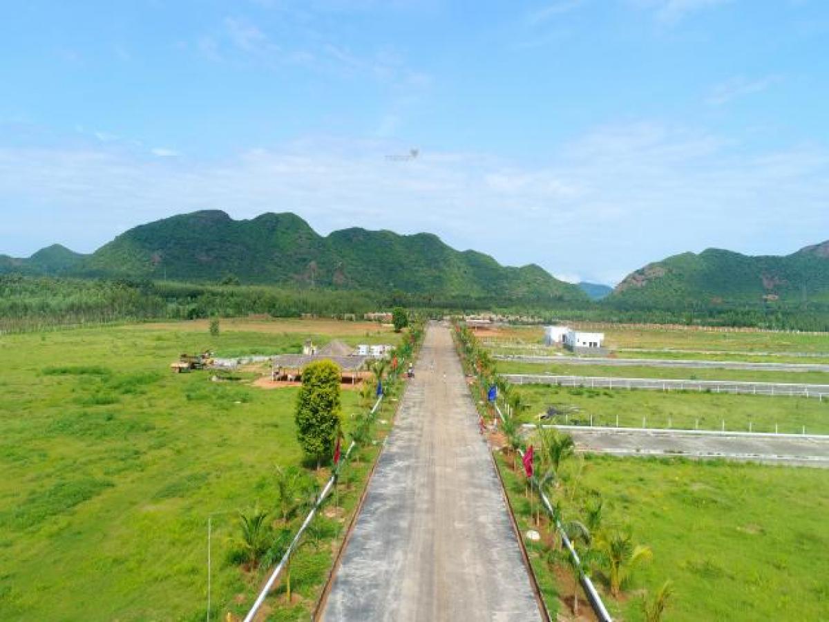  Land in Visakhapatnam, India No. 37543