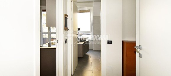 2غرفة شقة في Rho, Italy رقم 15282 9