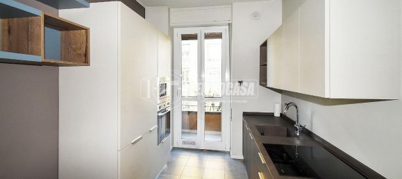 2غرفة شقة في Rho, Italy رقم 15282 3