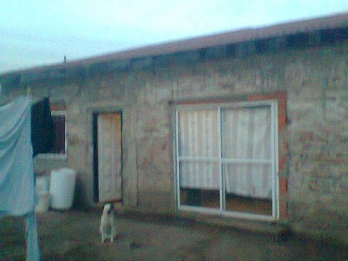 3 bedrooms House in Moreno, Argentina No. 74109