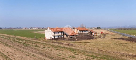 2 bedrooms House in Cherasco, Italy No. 177020 17