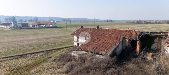 2 bedrooms House in Cherasco, Italy No. 177020 11