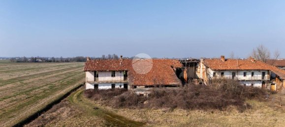 2 bedrooms House in Cherasco, Italy No. 177020 20