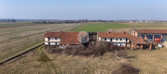 2 bedrooms House in Cherasco, Italy No. 177020 16