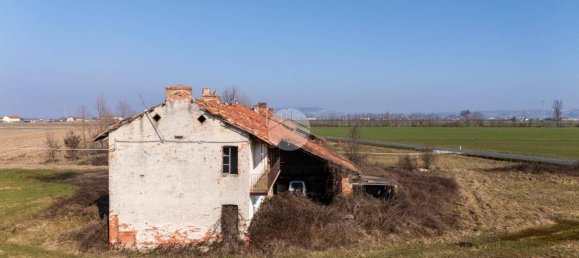 2 bedrooms House in Cherasco, Italy No. 177020 4