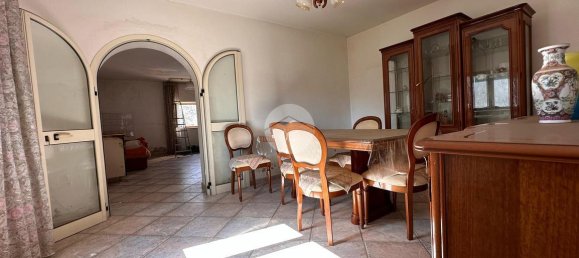 Casa de 5 habitaciónes en Montalto Uffugo, Italy No. 237343 11